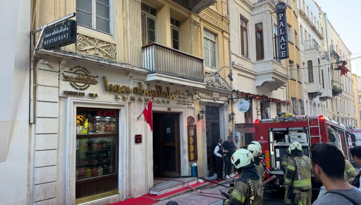 Beyoğlu’nda restoranda çıkan yangın hasara yol açtı