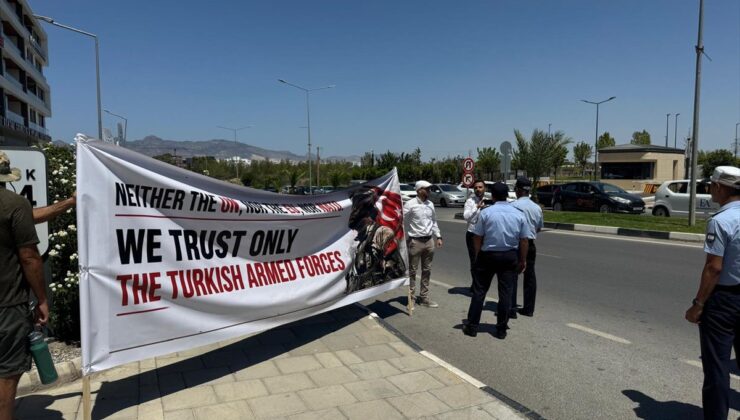 BM Genel Sekreteri Guterres’in KKTC Ziyareti Protesto Edildi