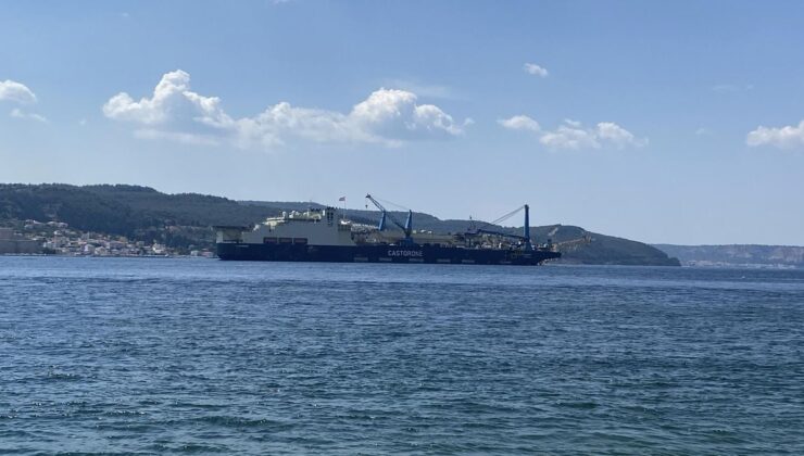 Boru döşeme gemisi, Çanakkale Boğazı’ndan geçti