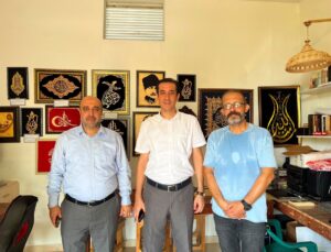 Bozyazı Kaymakamı Topsakaloğlu, naht sanatçısı Mustafa Eysen’i ziyaret etti