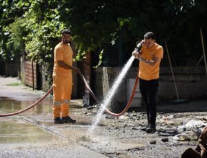 Cide’de sel sonrası 800 personel seferber oldu