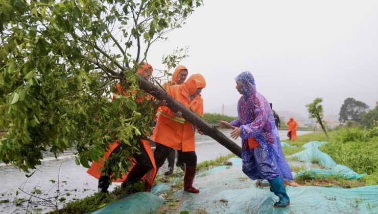 Çin, tayfun ve sel felaketleri için 6 eyalete 180 milyon yuan acil yardım fonu gönderdi