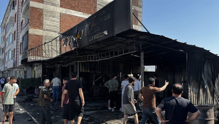 Elazığ’da iş yerinde çıkan yangında 4 kişi dumandan etkilendi