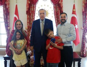 Erdoğan’dan otizmli Joshua Harris’e kabul