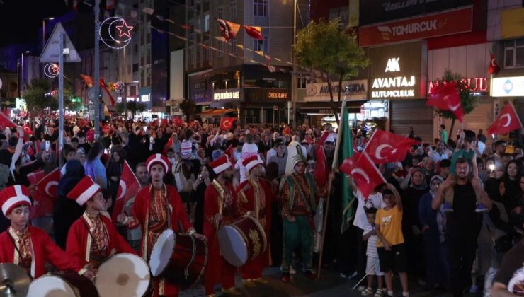Esenler’de 15 Temmuz anma programı: 253 metrelik bayrak yürüyüşü