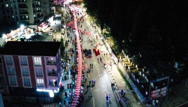 Esenler’de 15 Temmuz Şehitleri İçin Anma Yürüyüşü ve Program Düzenlendi
