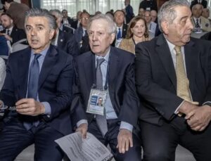 Fenerbahçe’de 7 istifa birden! Aziz Yıldırım’ın en yakınındaki isim bıraktı
