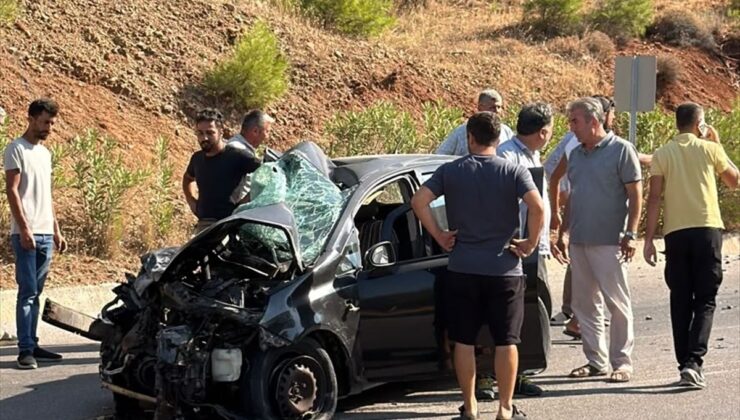 Fethiye’de otomobil kamyonetle çarpıştı: 1 ölü, 2 yaralı