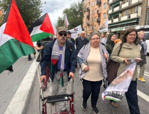 Filistin ve Lübnan’a saldırılarını sürdüren İsrail, İsveç’te protesto edildi