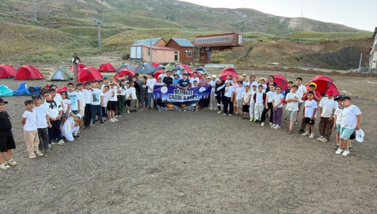 Hakkari’de öğrenciler üç bin rakımlı yaylada kamp yaptı