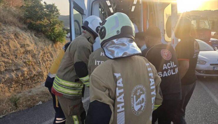Hatay’da iki otomobil çarpıştı: 6 yaralı