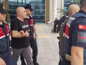 İnegöl’de uyuşturucu operasyonu: Yönetmen Ezel Akay adli kontrolle serbest, kardeşi tutuklandı