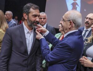 İstanbul Cumhuriyet Başsavcılığı’ndan CHP’nin rozet törenine ‘figüran taşındı’ iddiasına soruşturma