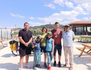 İsviçreli Aile Dünya Turunda Nallıhan’a Uğradı