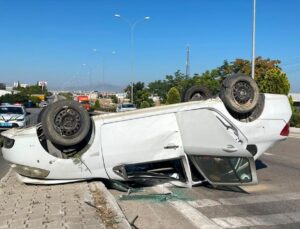 Karaman’da takla atan otomobilde 5 yaralı