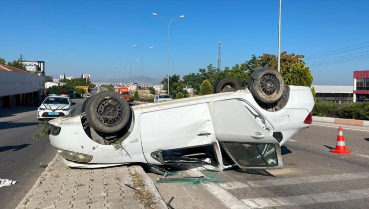 Karaman’da takla atan otomobilde 5 yaralı