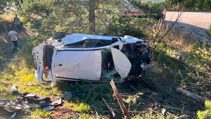 Kastamonu’da devrilen otomobildeki 5 kişi yaralandı