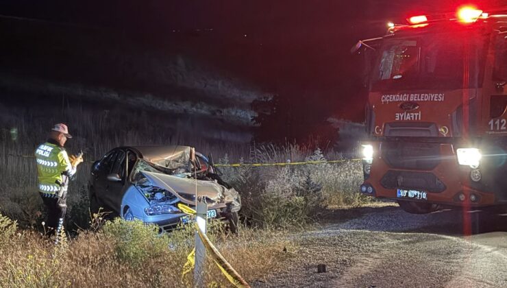 Kırşehir’de otomobil ile traktör çarpıştı: 1 ölü, 2 yaralı