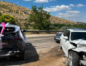 Malatya’da Düğün Konvoyunda Zincirleme Kaza: 4 Yaralı