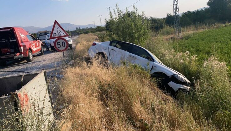Malatya’da kamyonet ile otomobil çarpıştı: 3 yaralı