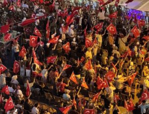 Marmaris’te 15 Temmuz kortej ve yürüyüşü
