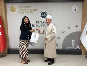 Meksikalı Rubi Ramirez Martinez Kütahya’da Müslüman oldu