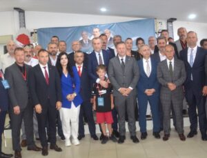 MHP Karamürsel İlçe Başkanlığına Hüseyin Parlak yeniden seçildi