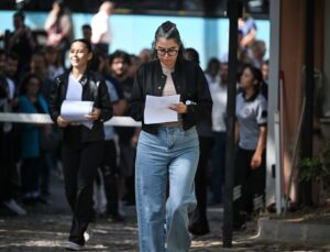 Milli Eğitim Bakanlığı Akademi Giriş Sınavı’nın ilk oturumu başladı