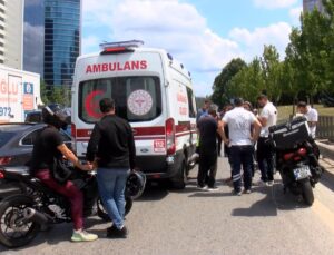 Motosikletli polis önce TIR’a, sonra başka bir motosiklete çarptı