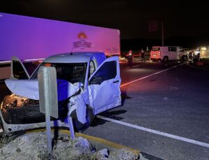 Nevşehir’de minibüs ile hafif ticari araç çarpıştı, 5 kişi yaralandı