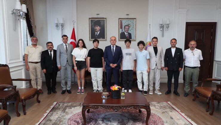 Ordu Valisi Erol, LGS’de tam puan alan öğrencileri tebrik etti
