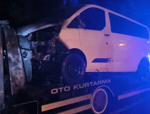 Samsun’da çekici ile üzerindeki kamyonet yandı