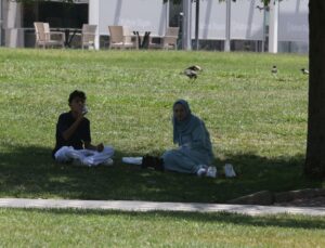 Şanlıurfa’da 45 dereceyi bulan sıcak hava yaşamı olumsuz etkiliyor