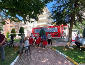 Şanlıurfa’da mahalle sakinlerinden kan bağışı kampanyasına destek
