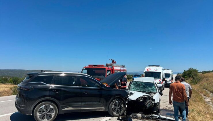 Sinop’ta cip-otomobil çarpışması: 6 yaralı