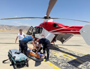 Şırnak’ta bir hasta ambulans helikopterle Şanlıurfa’ya sevk edildi