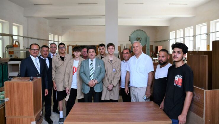 Tekirdağ İl Milli Eğitim Müdürü Yeniyol, meslek lisesini ziyaret etti