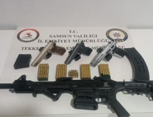 Tekkeköy’de Ruhsatsız Silah Operasyonu: 2 Gözaltı