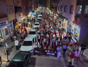 Türkeli’de 15 Temmuz Demokrasi ve Milli Birlik Günü yürüyüşü düzenlendi