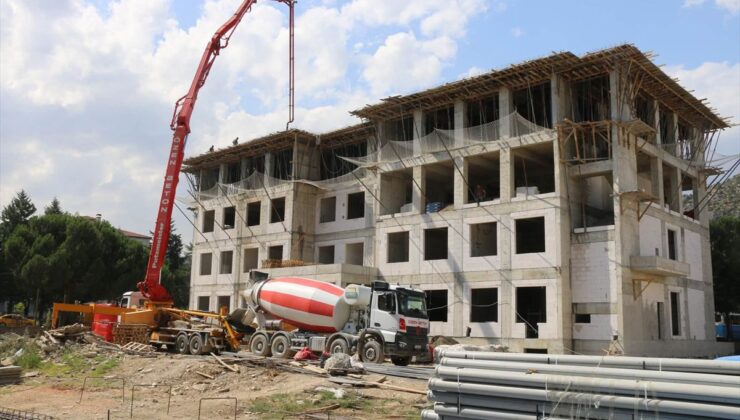 Vali Bakan’dan Amasya’da Devam Eden Okul İnşaatlarında İnceleme