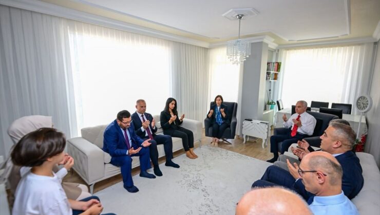 Vali Turan, şehit ailesini ziyaret etti