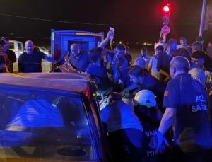 Van’da iki otomobilin çarpıştığı kazada 8 kişi yaralandı