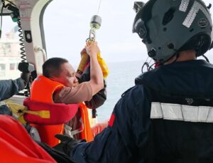 Vietnam’a ait batan geminin 47 mürettebatı Çin tarafından kurtarıldı