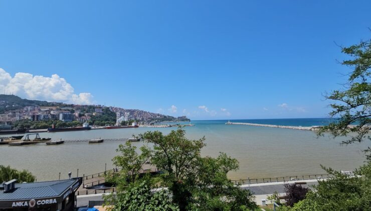 Zonguldak’ta deniz çamur rengine döndü