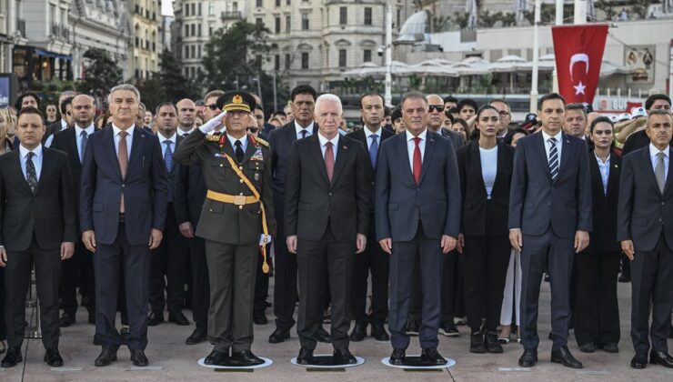 30 Ağustos Zafer Bayramı Taksim’de Törenle Kutlandı