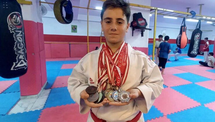 8. Sınıf öğrencisi Ahmet Nassa, karatede 30 madalyaya ulaştı
