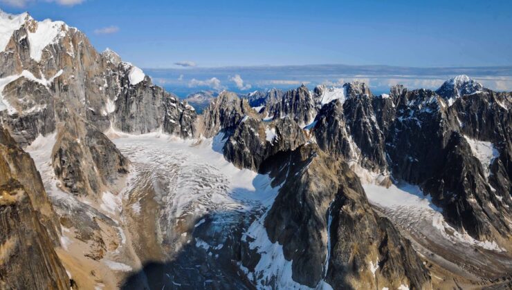ABD’nin Alaska eyaletinde 8 kişiyi taşıyan uçak düştü
