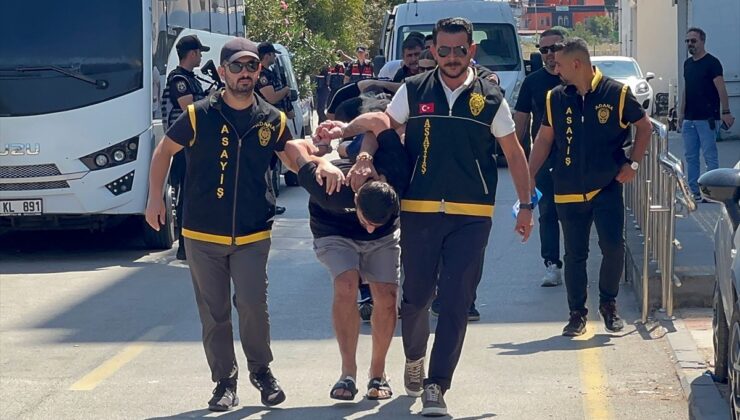 Adana’da bir kadının sokakta tabancayla öldürülmesine ilişkin 13 zanlı tutuklandı