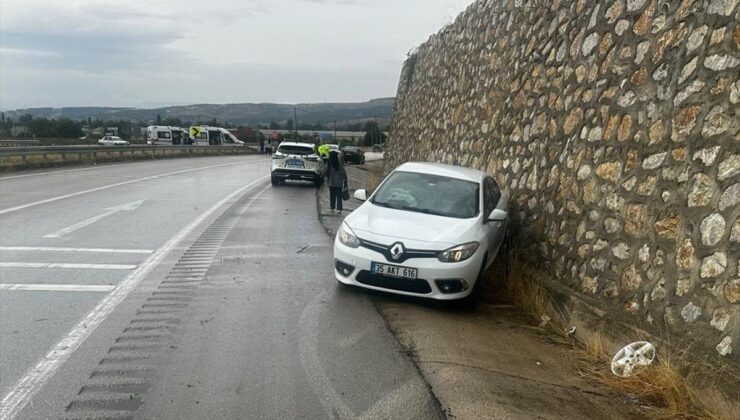Amasya’da otomobil duvara çarptı: 6 yaralı