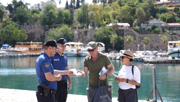 Antalya’da Turizm Polisleri Turistlere Güvenli Tatil İçin Görev Başında